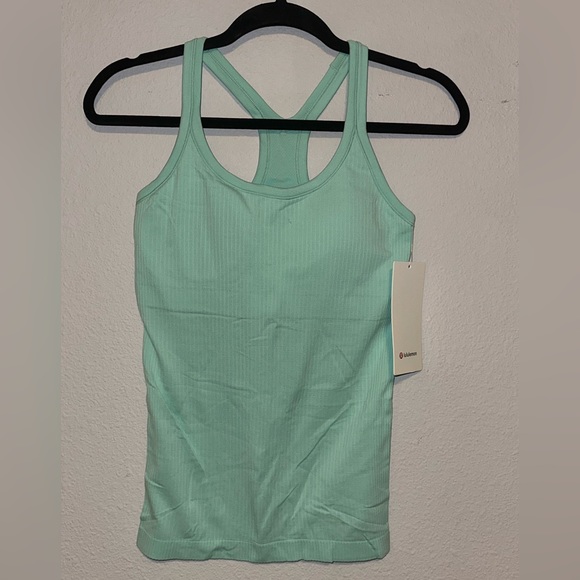 Lululemon tank - Picture 5 of 7
